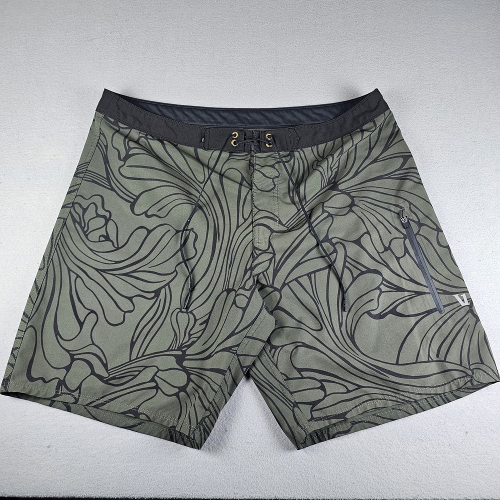 Vuori Infinity Board Shorts Mens 36 Green Black Floral 8" Trunks Zip Pocket V383